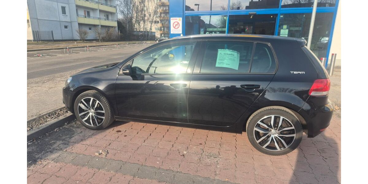 VW Golf 252.000 km 4.300 &euro; Berlin 12689