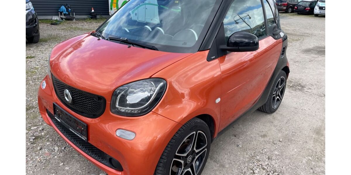 Smart ForTwo 99.876 km 9.890 &euro; Berlin 13405