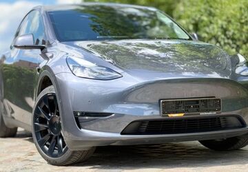 Tesla Model Y 90.699 km 28.999 &euro; Berlin 12099