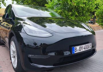 Tesla Model Y 47.755 km 36.699 &euro; Berlin 10115