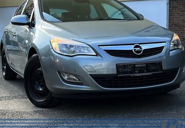 Opel Astra 1.4 150 Jahre *SHZ*PDC*AUX*Teilleder* 112.935 km 5.990 &euro; Berlin 13187