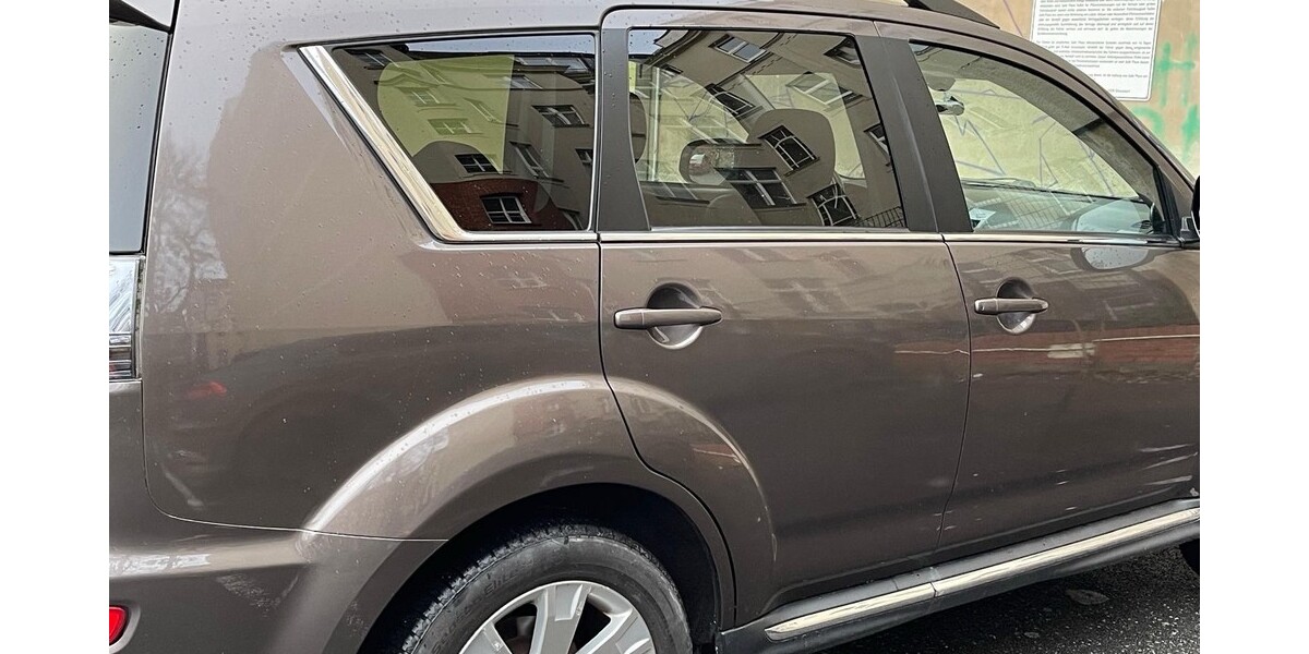 Mitsubishi Outlander 135.000 km 7.500 &euro; Berlin 10178