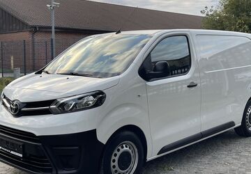 Toyota Proace (Verso) 190.000 km 11.840 &euro; Berlin 12681