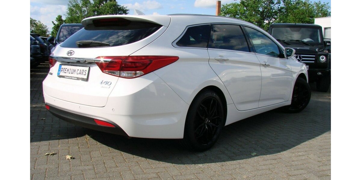 Hyundai i40 cw 1.7 CRDi Blue Premium DCT Infinity Leder 101.563 km 12.480 &euro; Falkensee 14612