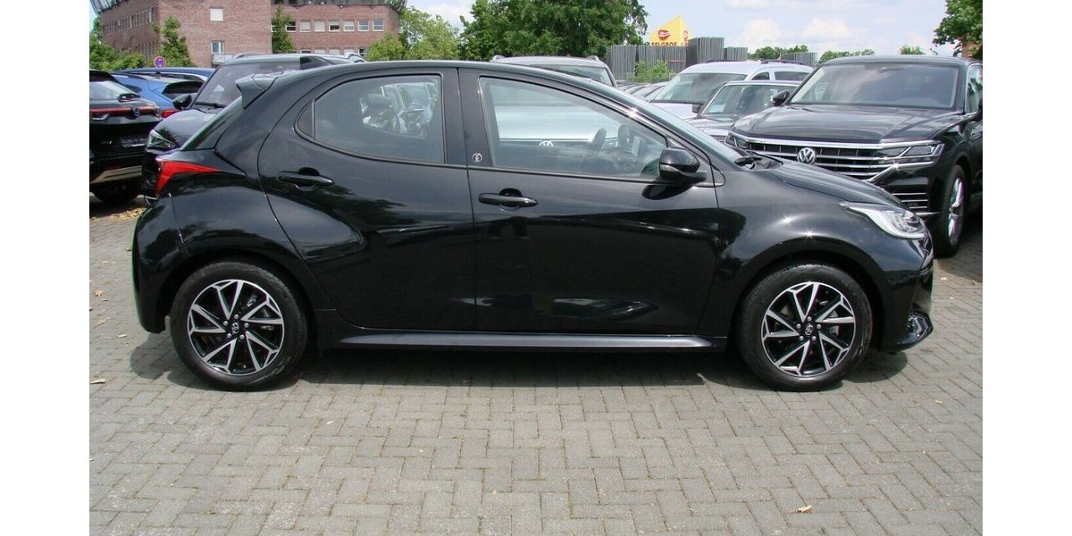 Toyota Yaris 1.5 Hybrid Team Deutschland LED ACC Kamera 19.989 km 19.980 &euro; Falkensee 14612