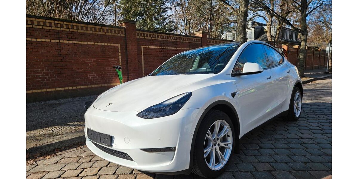 Tesla Model Y 38.573 km 30.900 &euro; Berlin 12099