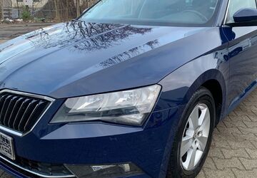 Skoda Superb 185.000 km 9.900 &euro; Berlin 12057