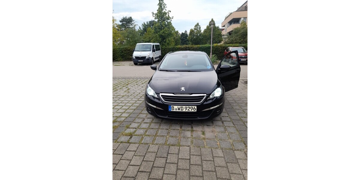 Peugeot 308 217.000 km 8.150 &euro; Berlin 10178