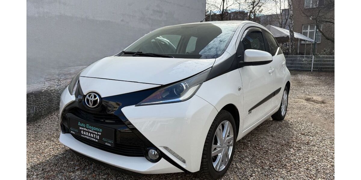 Toyota Aygo (X) 89.000 km 6.590 &euro; Berlin 10625