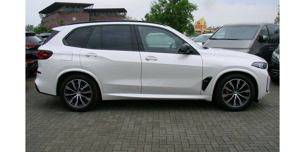 BMW X5 M60 i V8 M-Sport Pro xDrive Exclusiv Pano Luftf 12.812 km 82.980 &euro; Falkensee 14612