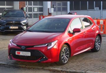 Toyota Corolla 28.295 km 22.990 &euro; Berlin 13403