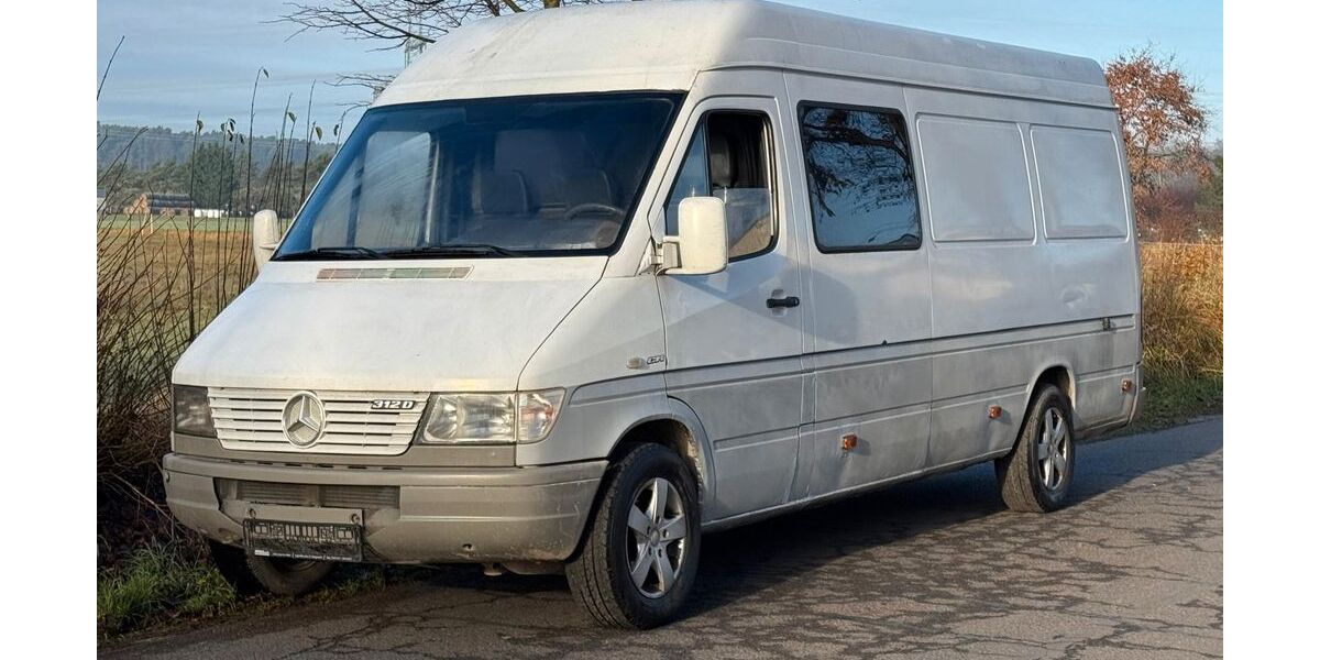 Mercedes-Benz Sprinter 186.776 km 5.950 &euro; Berlin 13629