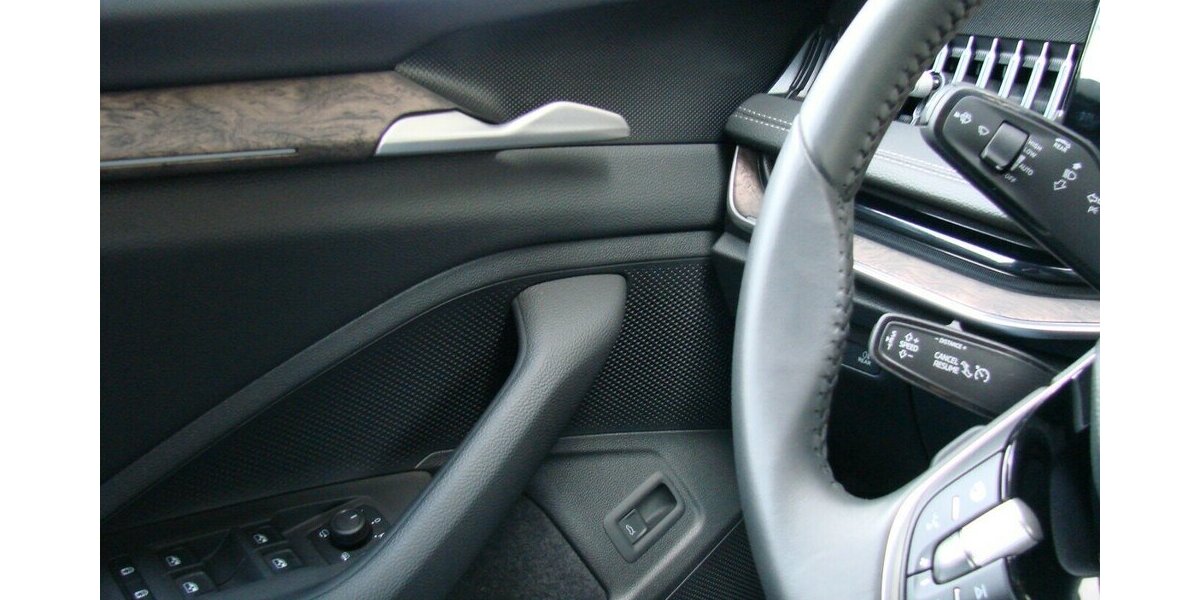 Skoda Superb 2.0TDi 4x4 L&K ACC SHZ LED AHK 360º HUD Can 25.989 km 38.880 &euro; Falkensee 14612