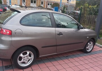 Seat Ibiza 211.392 km 2.000 &euro; Berlin 10178