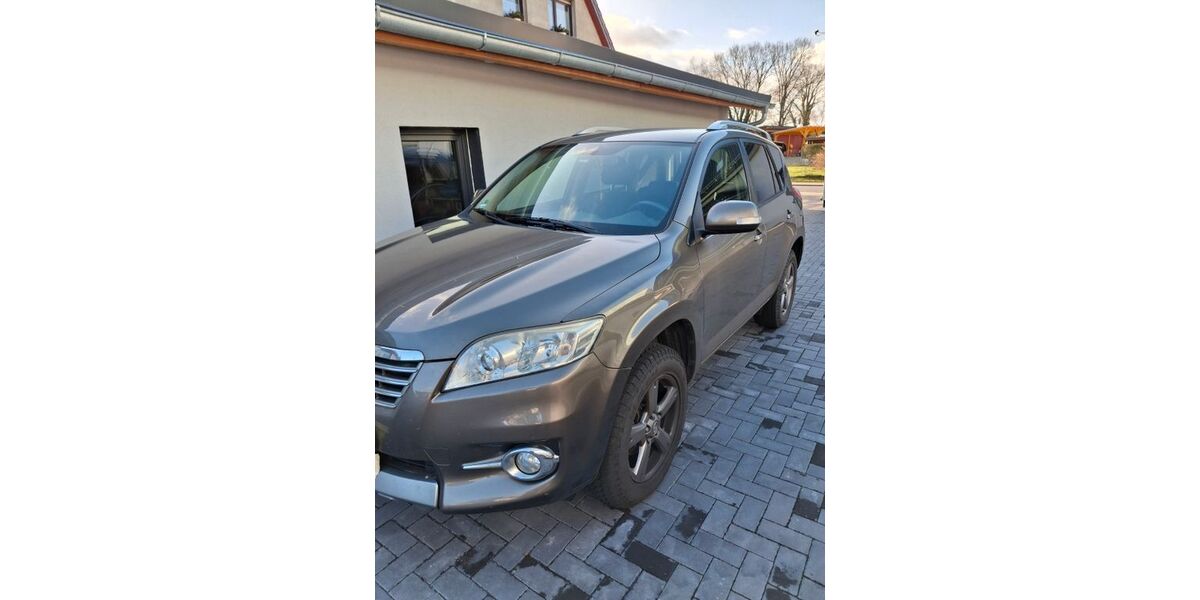 Toyota RAV 4 239.000 km 8.200 &euro; Berlin 10711