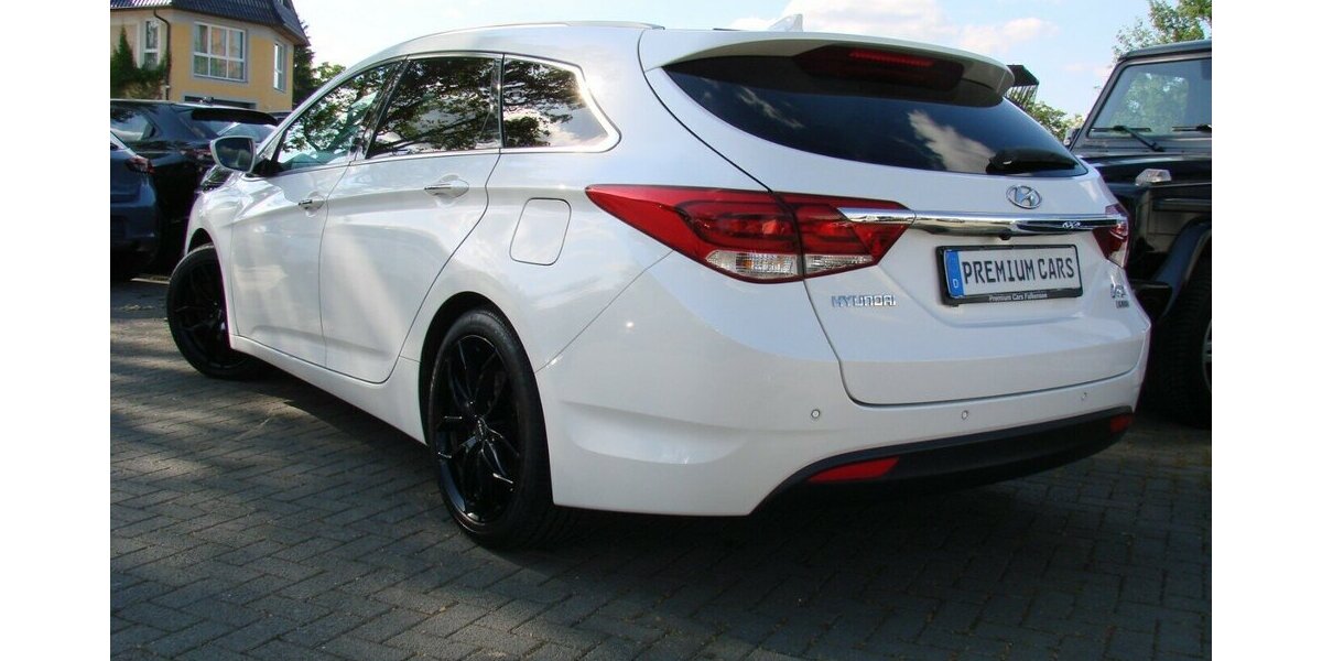 Hyundai i40 cw 1.7 CRDi Blue Premium DCT Infinity Leder 101.563 km 12.480 &euro; Falkensee 14612