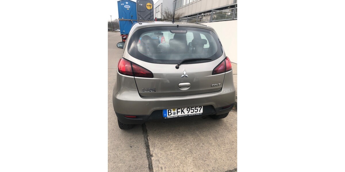 Mitsubishi Colt VI 182.000 km 4.200 &euro; Berlin 10178