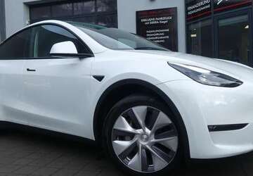 Tesla Model Y 23.528 km 41.800 &euro; Berlin 13156