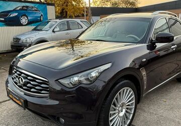 INFINITI FX 149.056 km 12.499 &euro; Berlin 13127