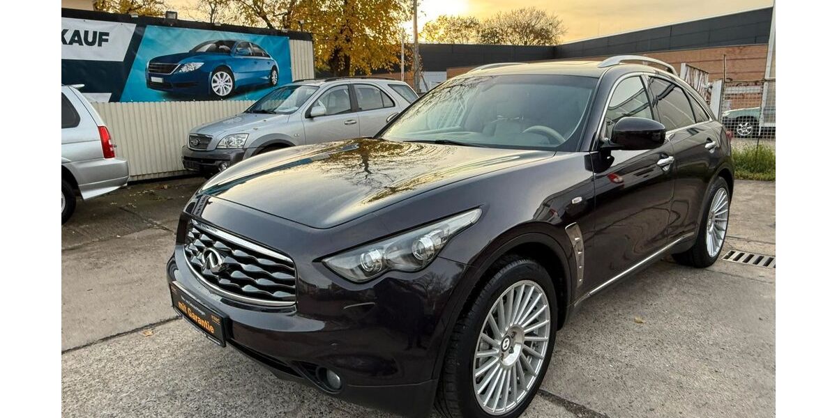 INFINITI FX 149.056 km 12.499 &euro; Berlin 13127