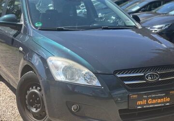 Kia ceed / Ceed 210.000 km 2.490 &euro; Berlin 13127