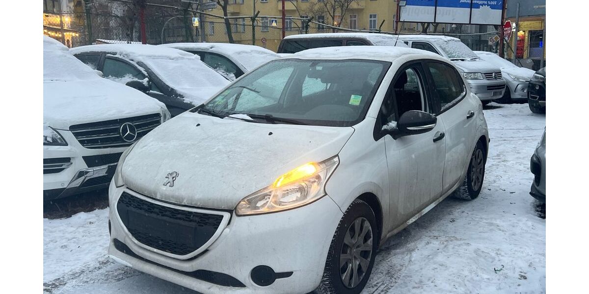 Peugeot 208 105.000 km 2.999 &euro; BERLIN 13409