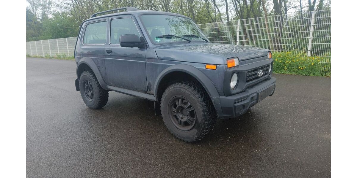 Lada Niva 56.093 km 14.500 &euro; Großbeeren 14979