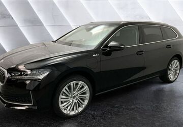 Skoda Superb 9.990 km 51.480 &euro; Berlin 12681