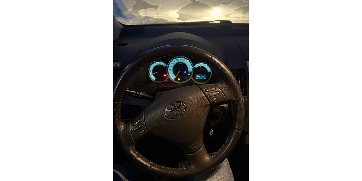 Toyota Verso 200.000 km 3.499 &euro; Berlin 10178