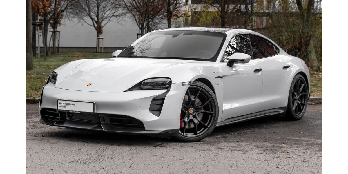 Porsche Taycan 10.817 km 99.930 &euro; Berlin 10587