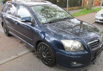 Toyota Avensis 252.000 km 1.950 &euro; Berlin 12357