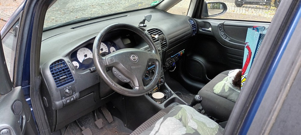 Opel Zafira 165.321 km 3.300 &euro; Berlin 10178