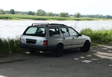 Ford Sierra 92.005 km 6.975 &euro; Berlin 13405