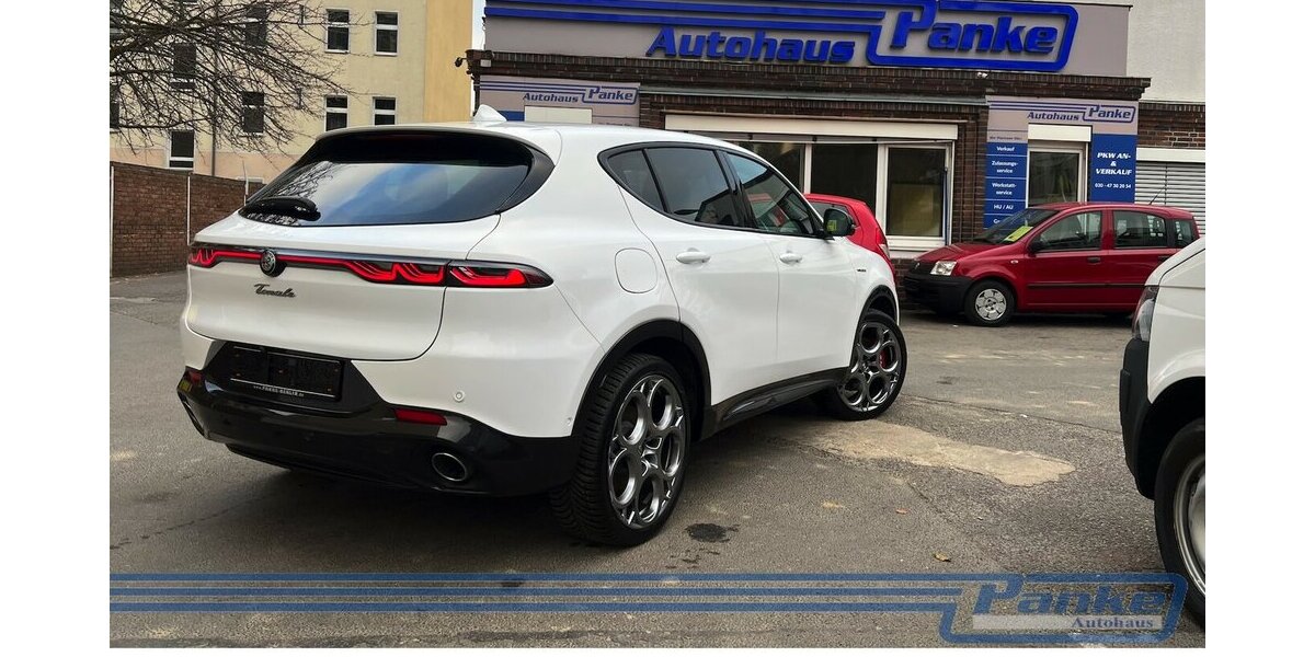 Alfa Romeo Tonale Veloce 1.3 VGT Plug-In-Hybrid Q4*H/K*360° 26.438 km 27.990 &euro; Berlin 13187