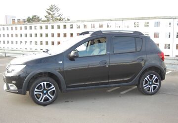 Dacia Sandero 48.700 km 9.999 &euro; Berlin 13435