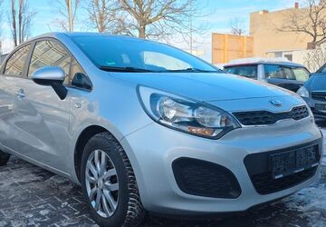 Kia Rio 97.969 km 9.999 &euro; Berlin 13581