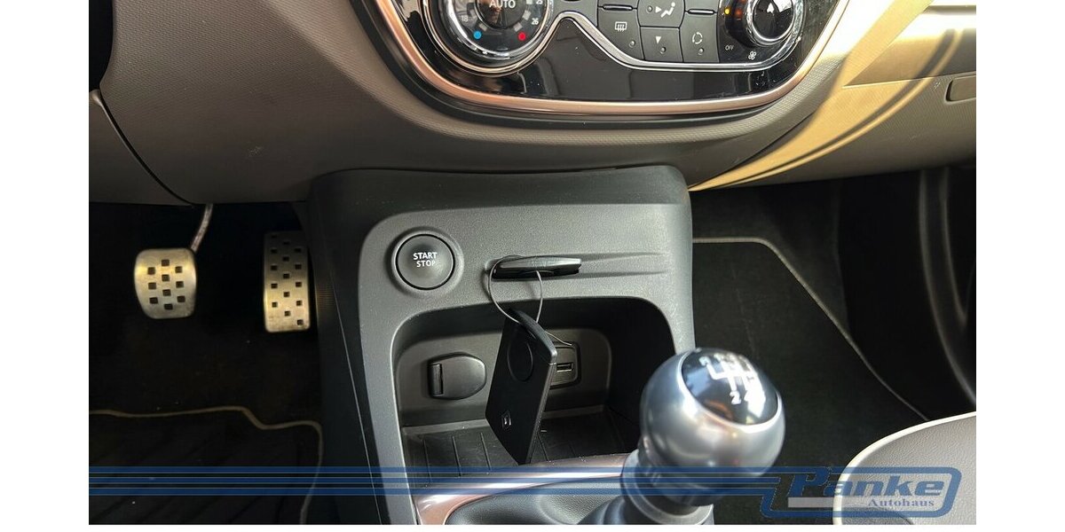 Renault Captur 1.5 dCi Elysee*SHZ*NAV*Leder*R-Link*LED* 52.972 km 11.990 &euro; Berlin 13187