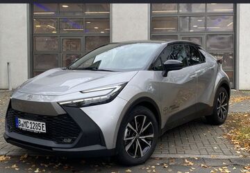 Toyota C-HR 7.900 km 35.980 &euro; Berlin 13403