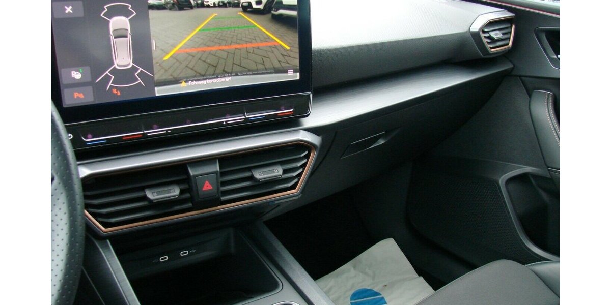 Cupra Leon ST eTSi ACC Panorama Vision Plus LED Beats 5.999 km 26.980 &euro; Falkensee 14612