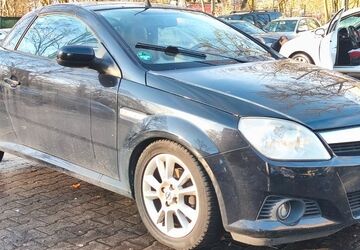 Opel Tigra 161.407 km 1.999 &euro; Berlin 12349