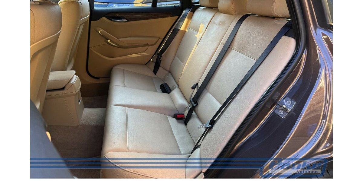 BMW X1 18 i sDrive Aut.*NAV*SHZ*Leder*USB*AC* 100.000 km 10.490 &euro; Berlin 13187