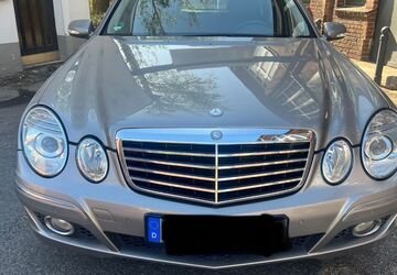 Mercedes-Benz E 200 118.000 km 8.900 &euro; Berlin 13437