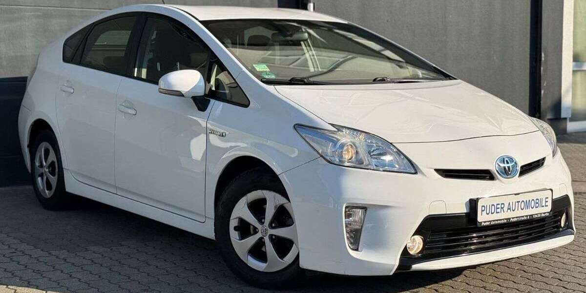 Toyota Prius 146.000 km 11.690 &euro; Berlin 12435