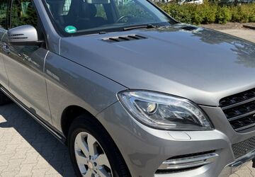Mercedes-Benz ML 350 253.000 km 15.500 &euro; Berlin 13627