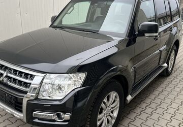 Mitsubishi Pajero 146.000 km 18.999 &euro; berlin 12305