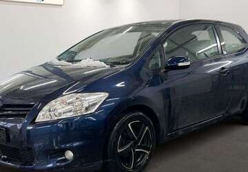 Toyota Auris 144.414 km 4.299 &euro; Berlin 12681