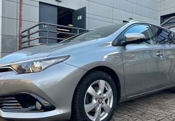 Toyota Auris Touring Sports 109.142 km 12.980 &euro; Berlin 13353