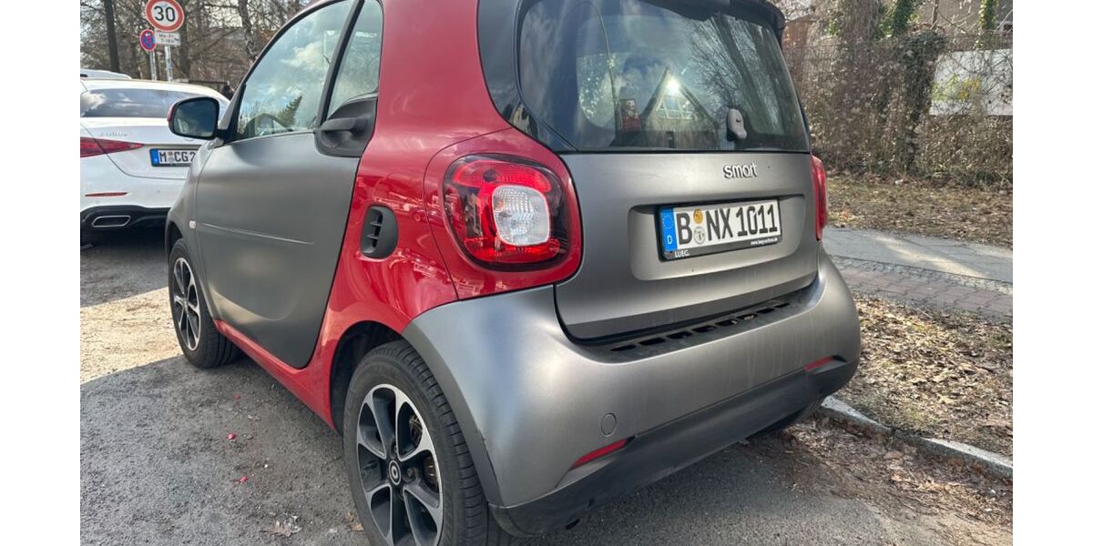 Smart ForTwo 128.000 km 8.700 &euro; Berlin 12277