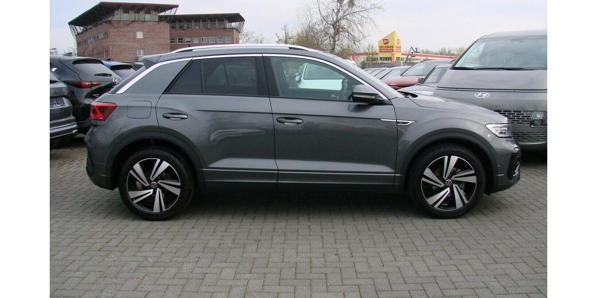 VW T-Roc 1.5TSi R-Line BMT IQ-Light ACC AHK Digital C 11.011 km 28.980 &euro; Falkensee 14612