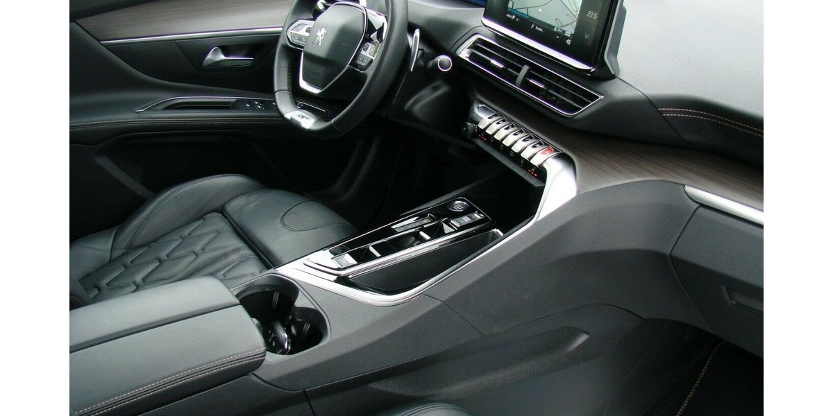 Peugeot 5008 1.2 PureTech 130, GT-Line Leder ACC Navi Pano 30.873 km 29.980 &euro; Falkensee 14612